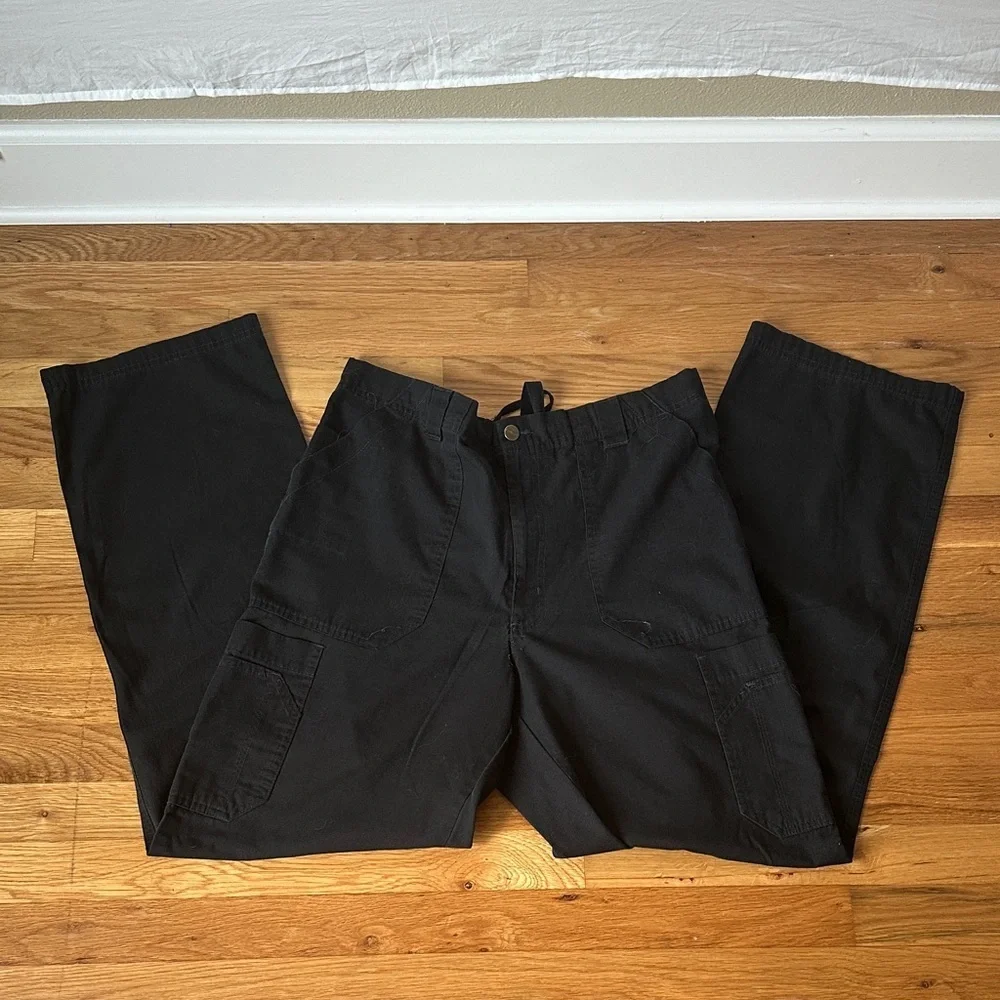 Women’s Black Cargo Srubs
